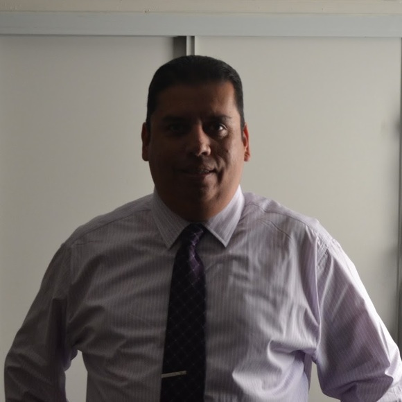 Meet your Posher, Carlos - Picture 1 of 1